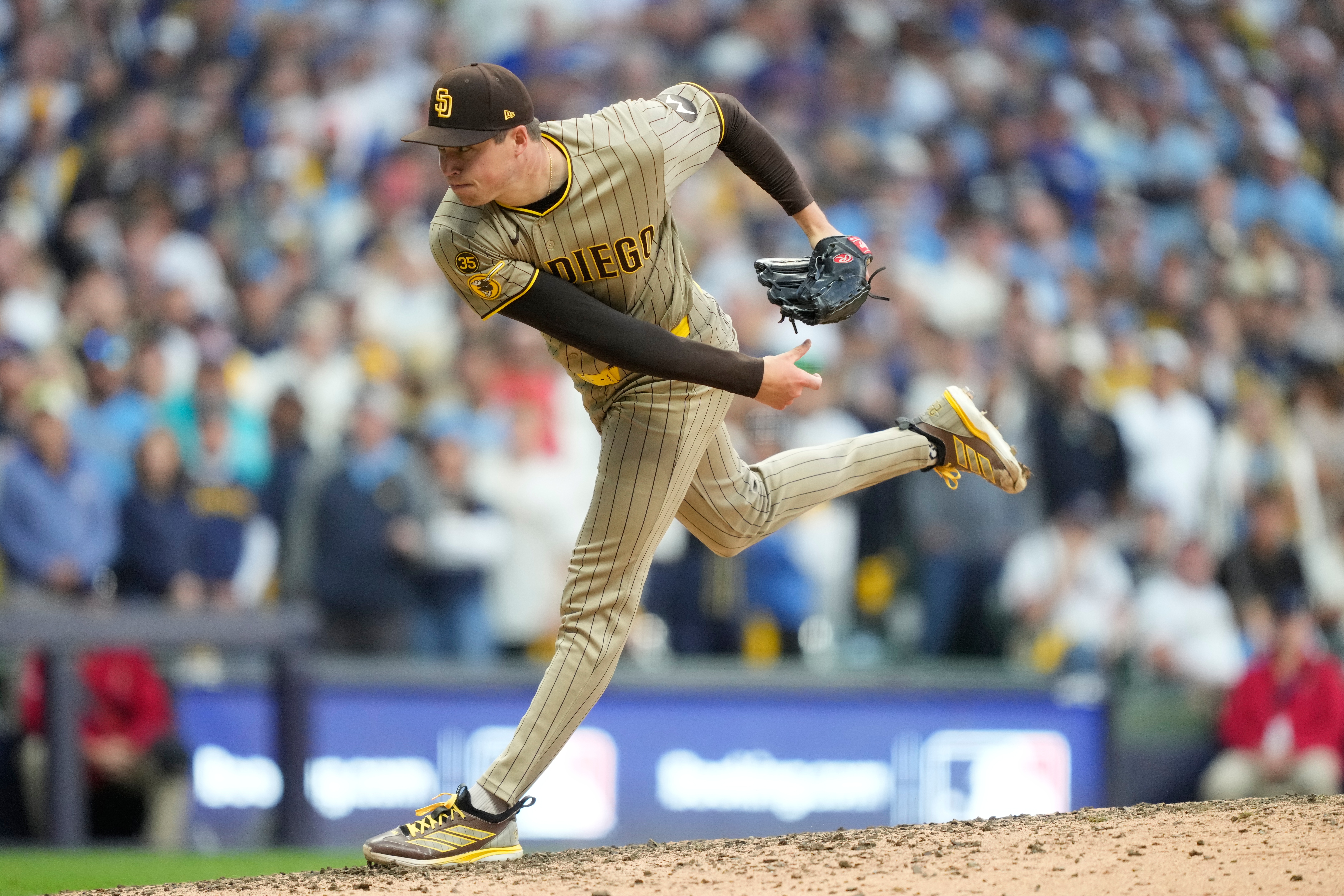 Mason Miller fuera del Juego 3 por licencia de paternidad