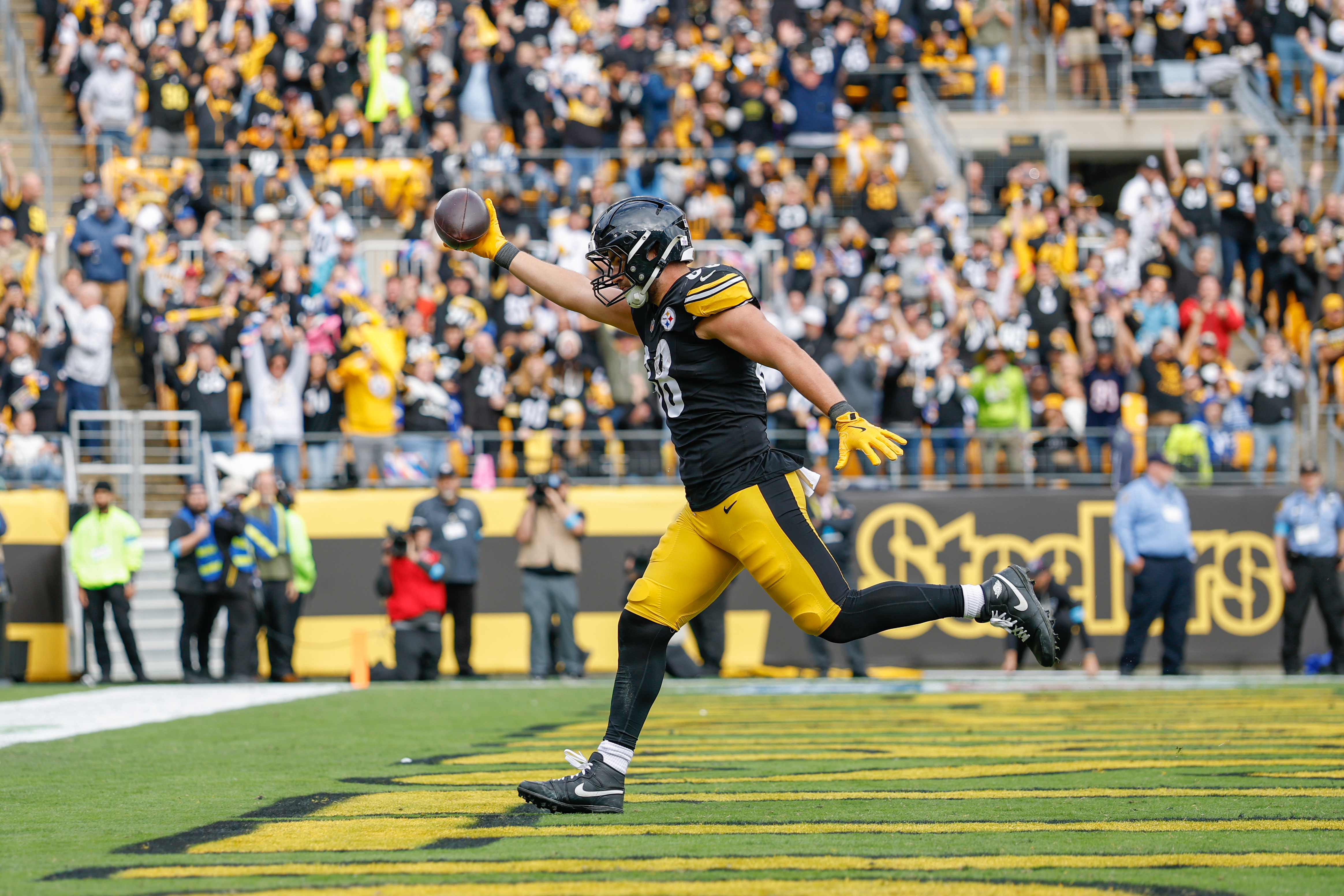 Week 6 NFL odds, picks, predictions: Our best bets for Sunday's games