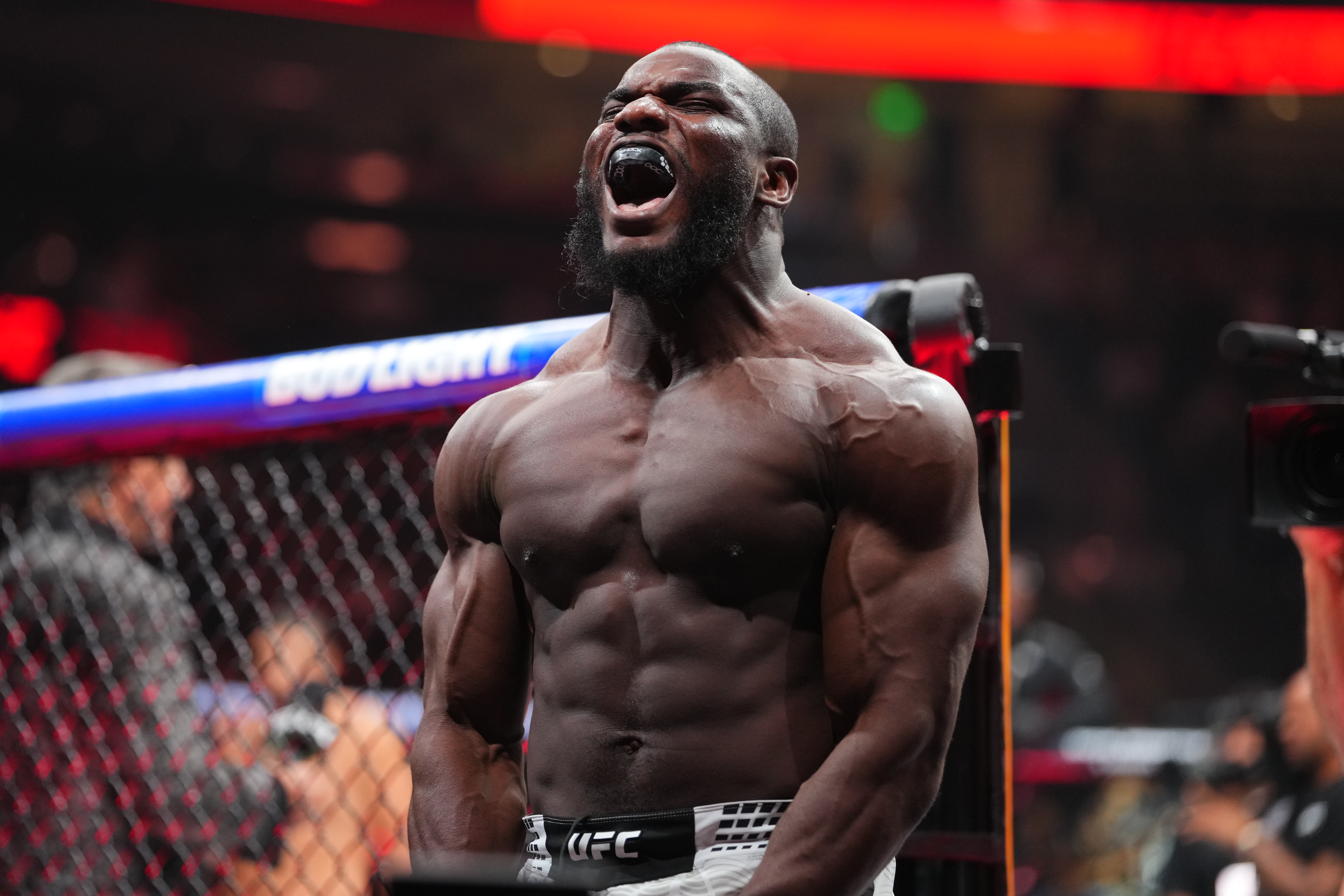Anthony Wint advises Sean Sharaf to retire rather than fight him after brutal UFC 332 win: 'That'd be the smartest thing'