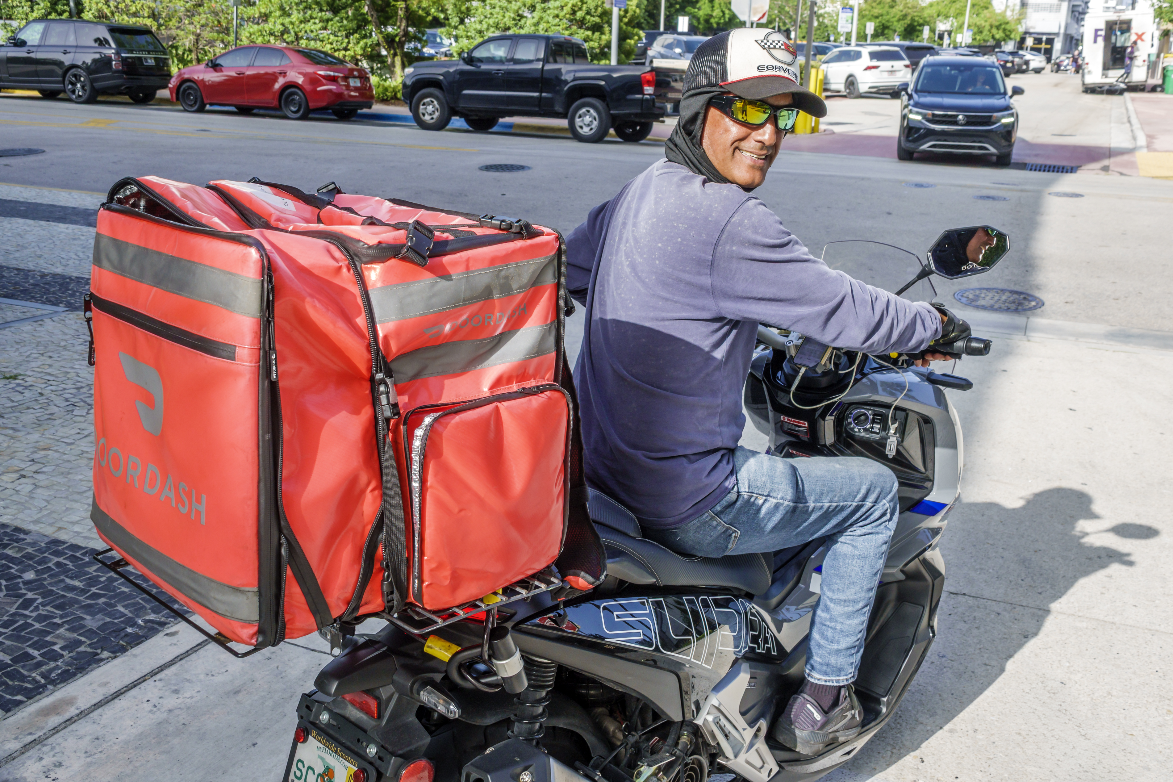 DoorDash stock pops, Instacart falls after companies announce $17 billion acquisition deal