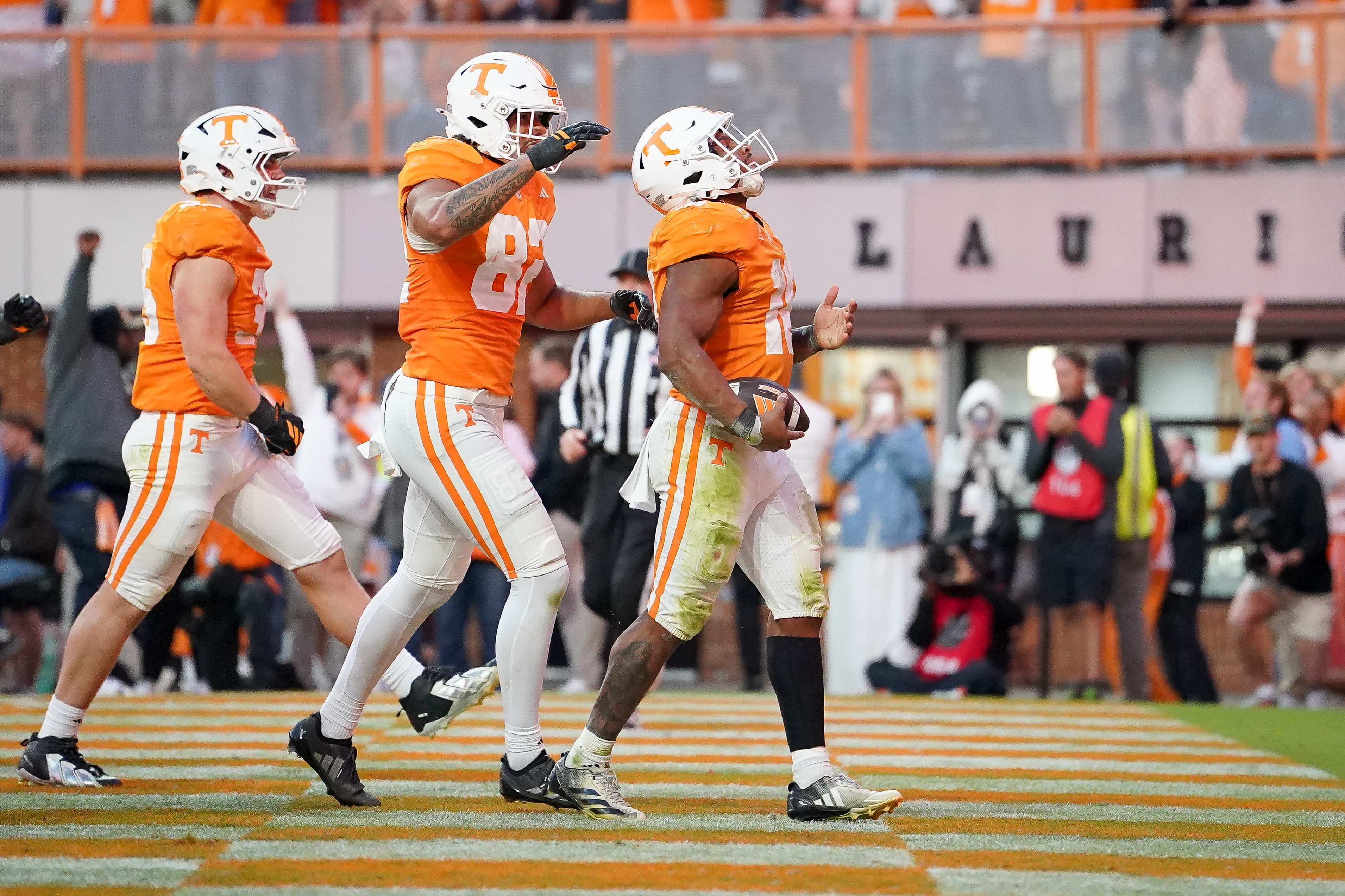 Tennessee outphysicals Alabama, hands Crimson Tide second straight loss