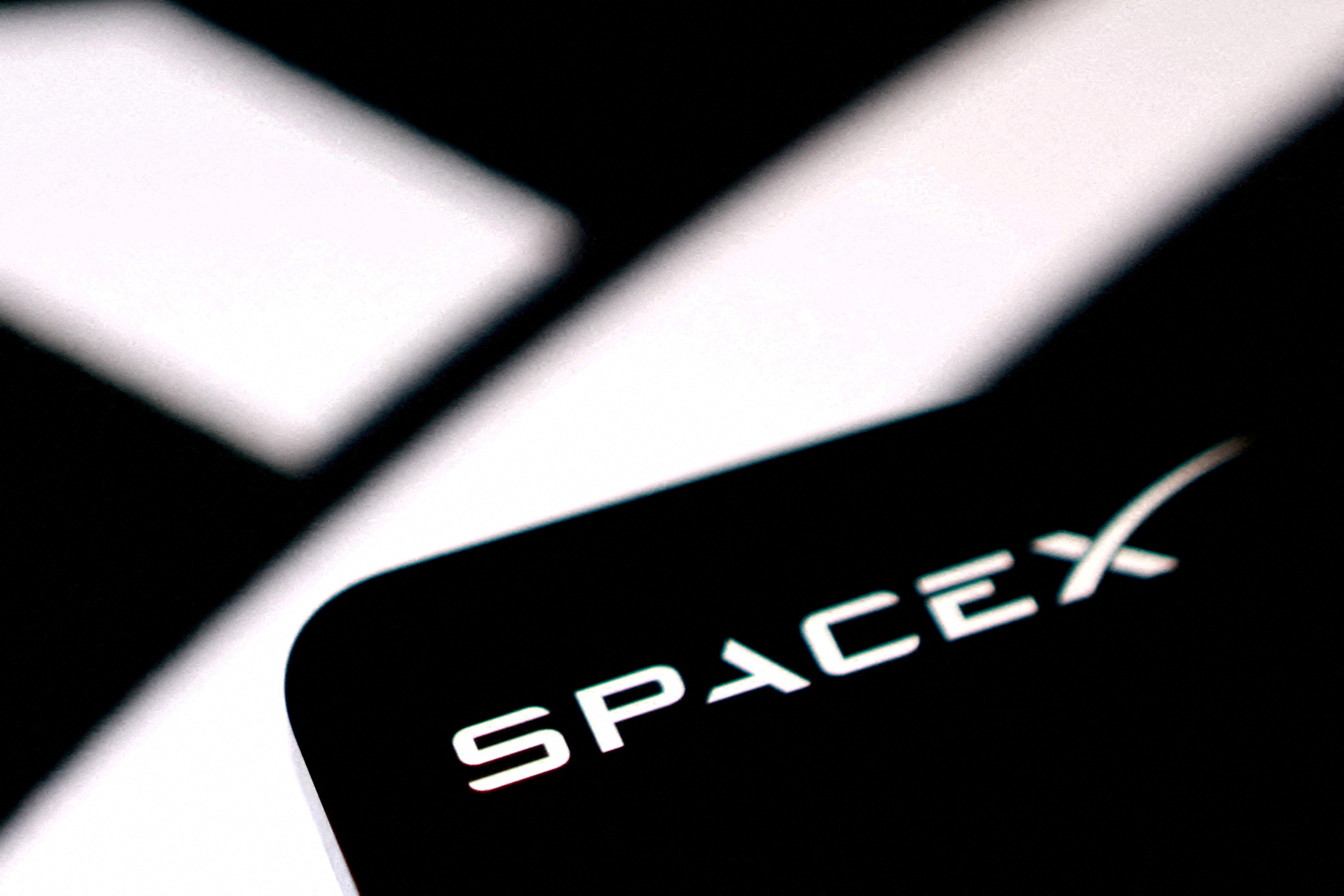 'It's not something that gets done overnight': SpaceX's telecom ambitions will be hard-won, CEOs and analysts say