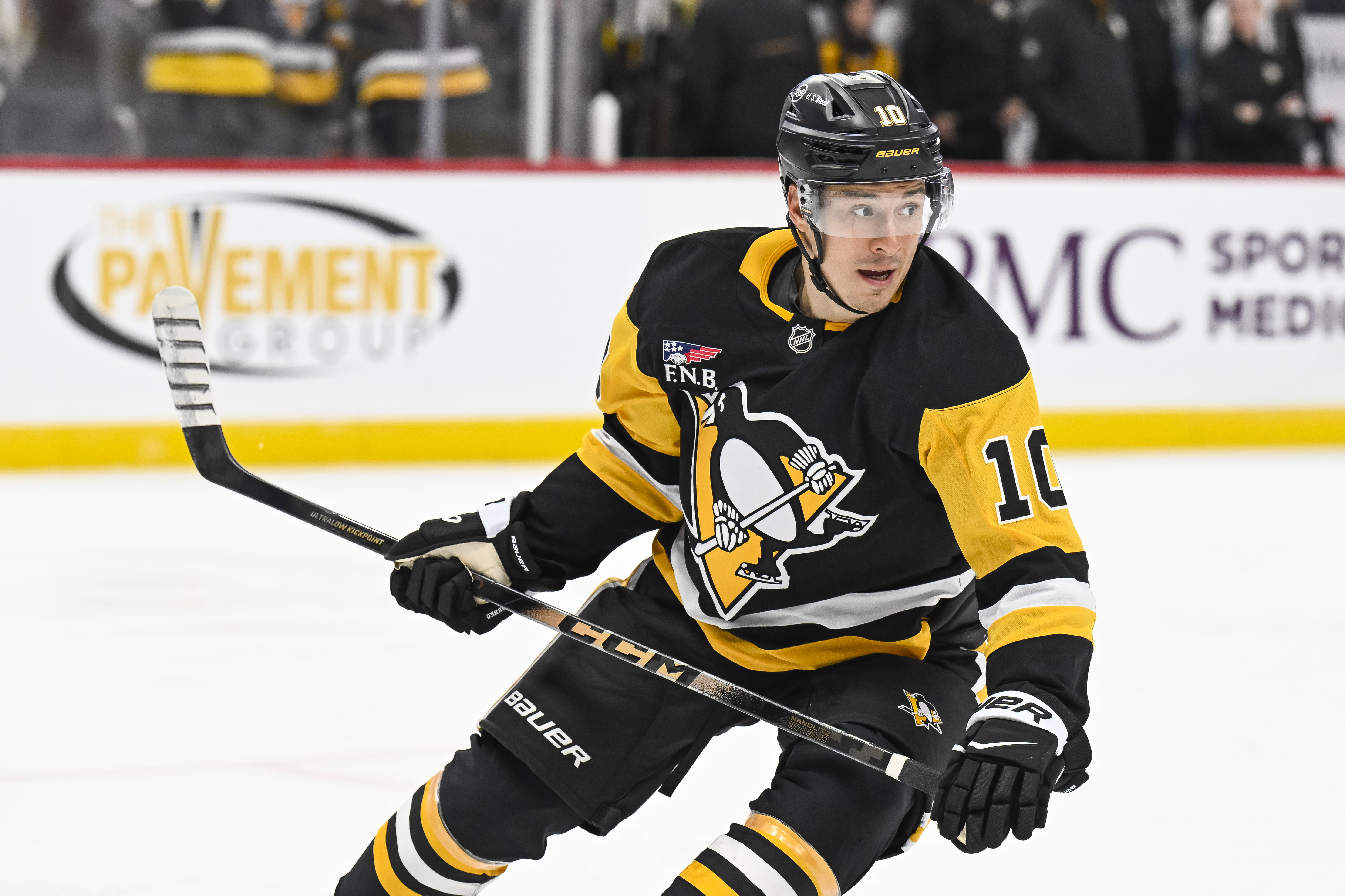 Penguins' Andrei Kuzmenko changes jersey number to 62 in honor of father after fatal bear attack