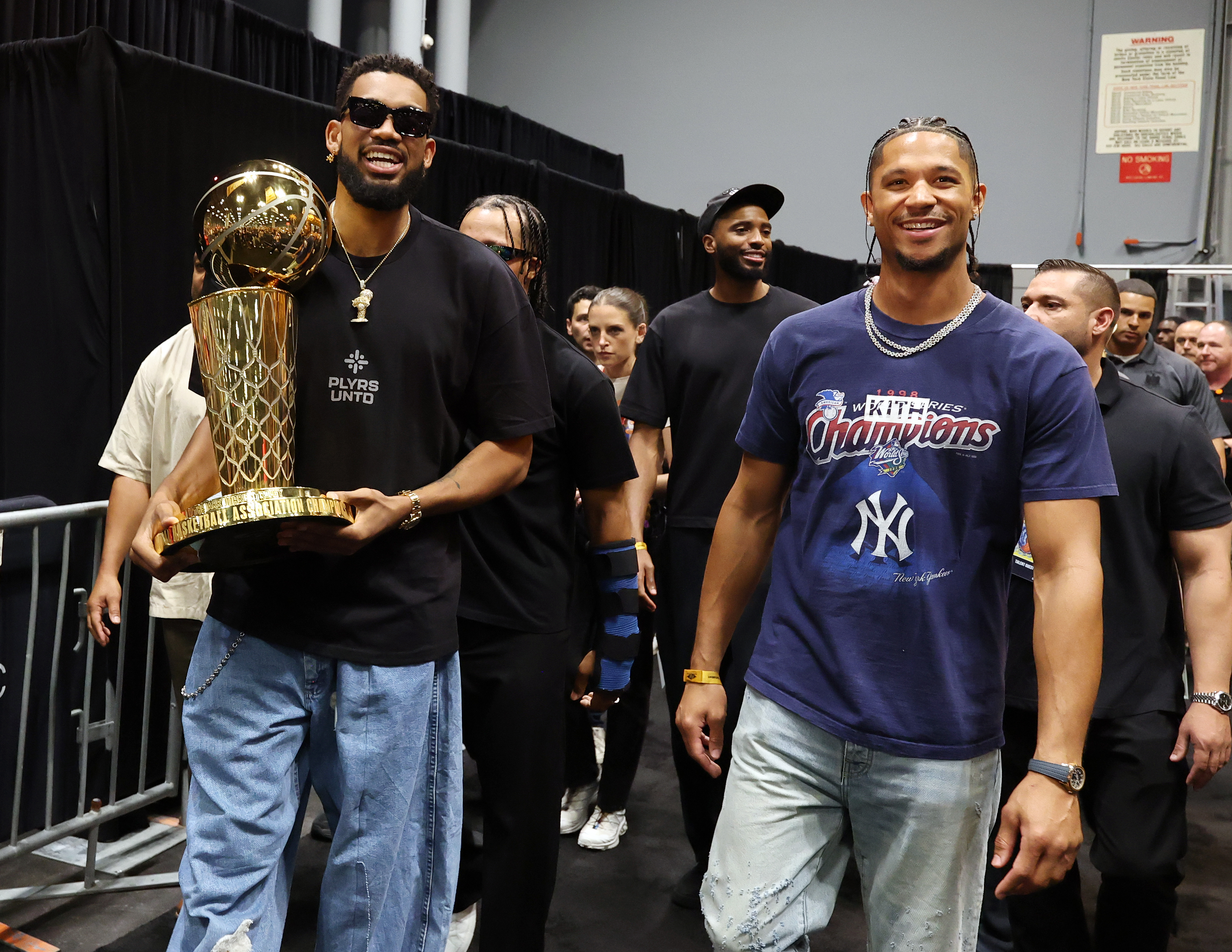 Knicks pause contract extension talks with Towns and other eligible players