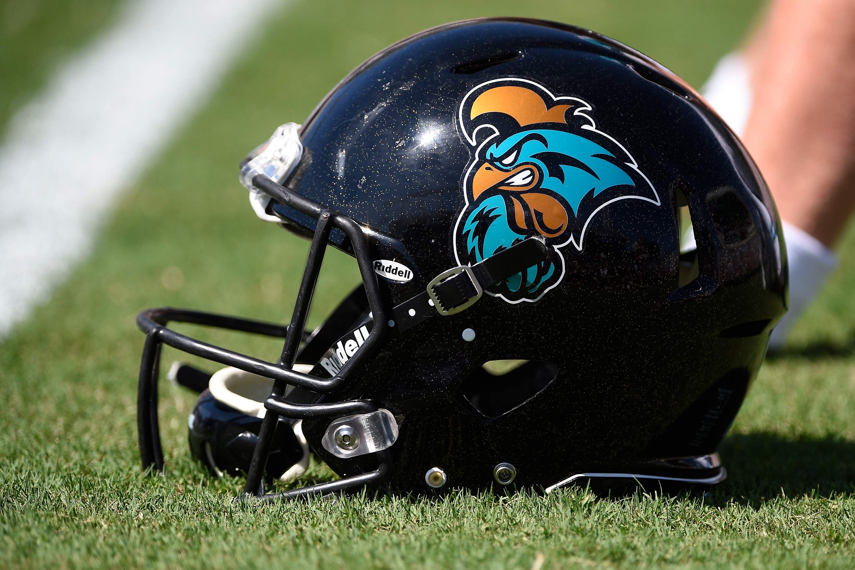 Coastal Carolina shows off '90s-inspired uniforms for upcoming game against App State