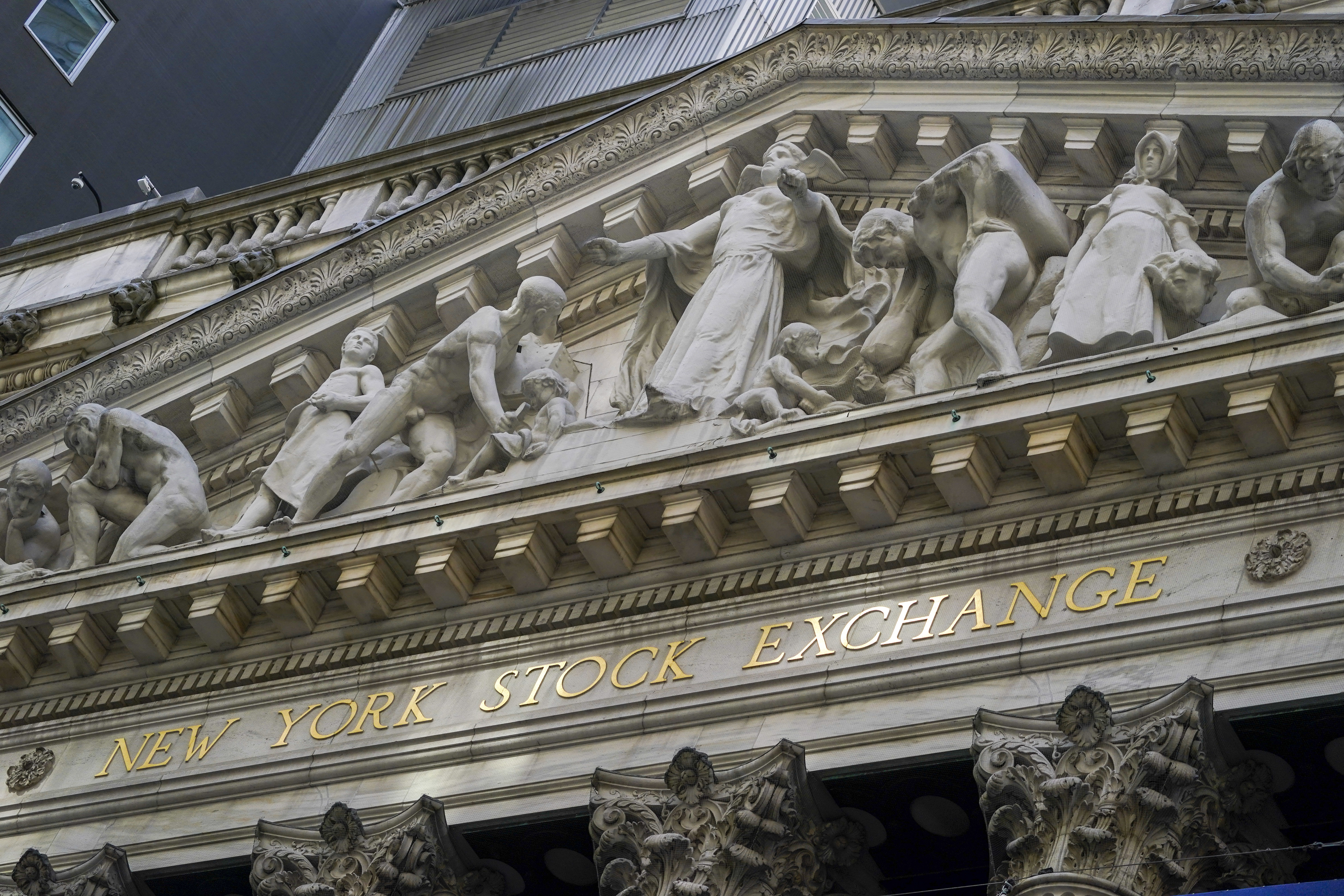 Bond Selloff & Rate Expectations | Cross-Border Sellers Face 200bps Repricing Impact