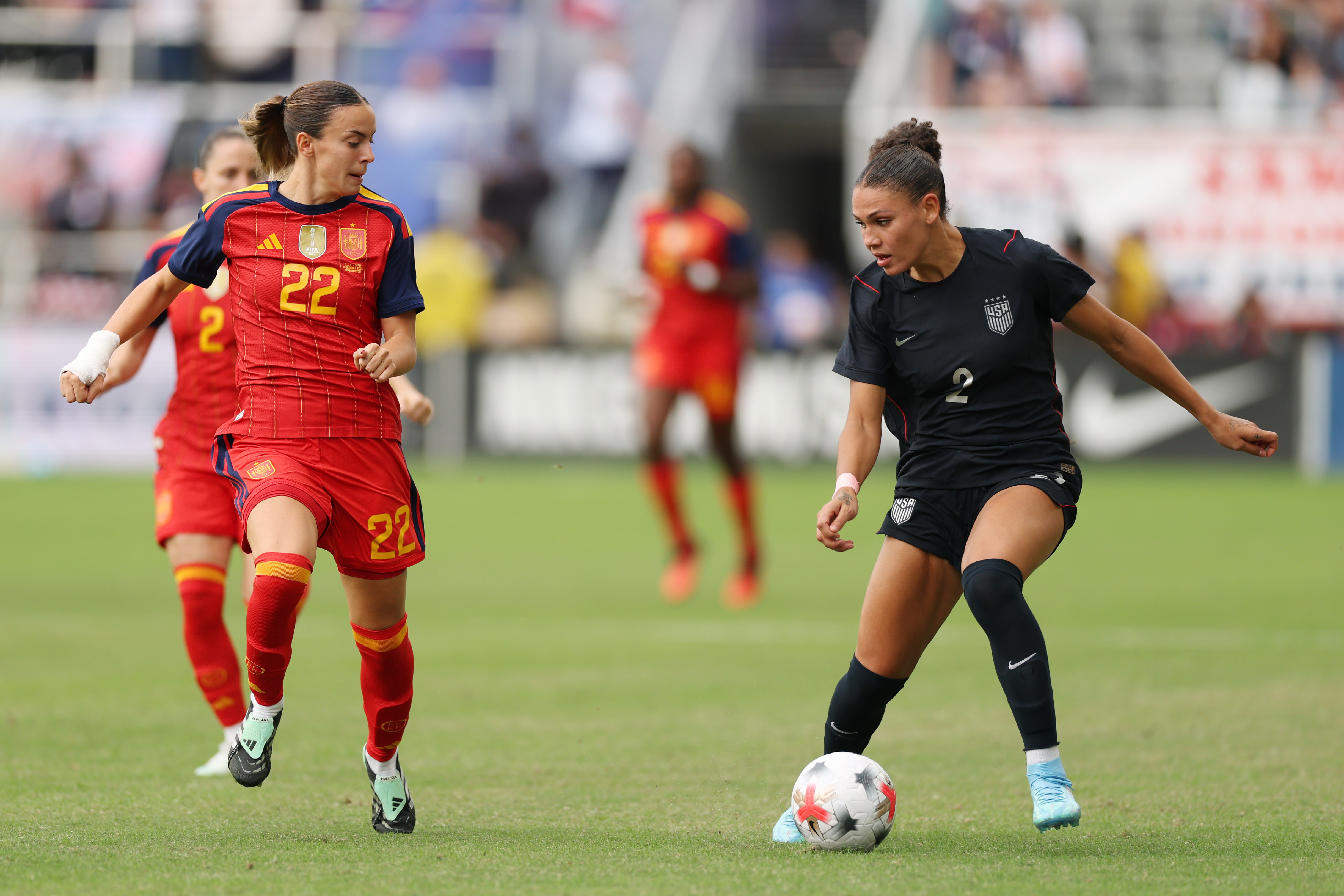 USWNT has multiple scoring opportunities but falls to Spain, 2-0