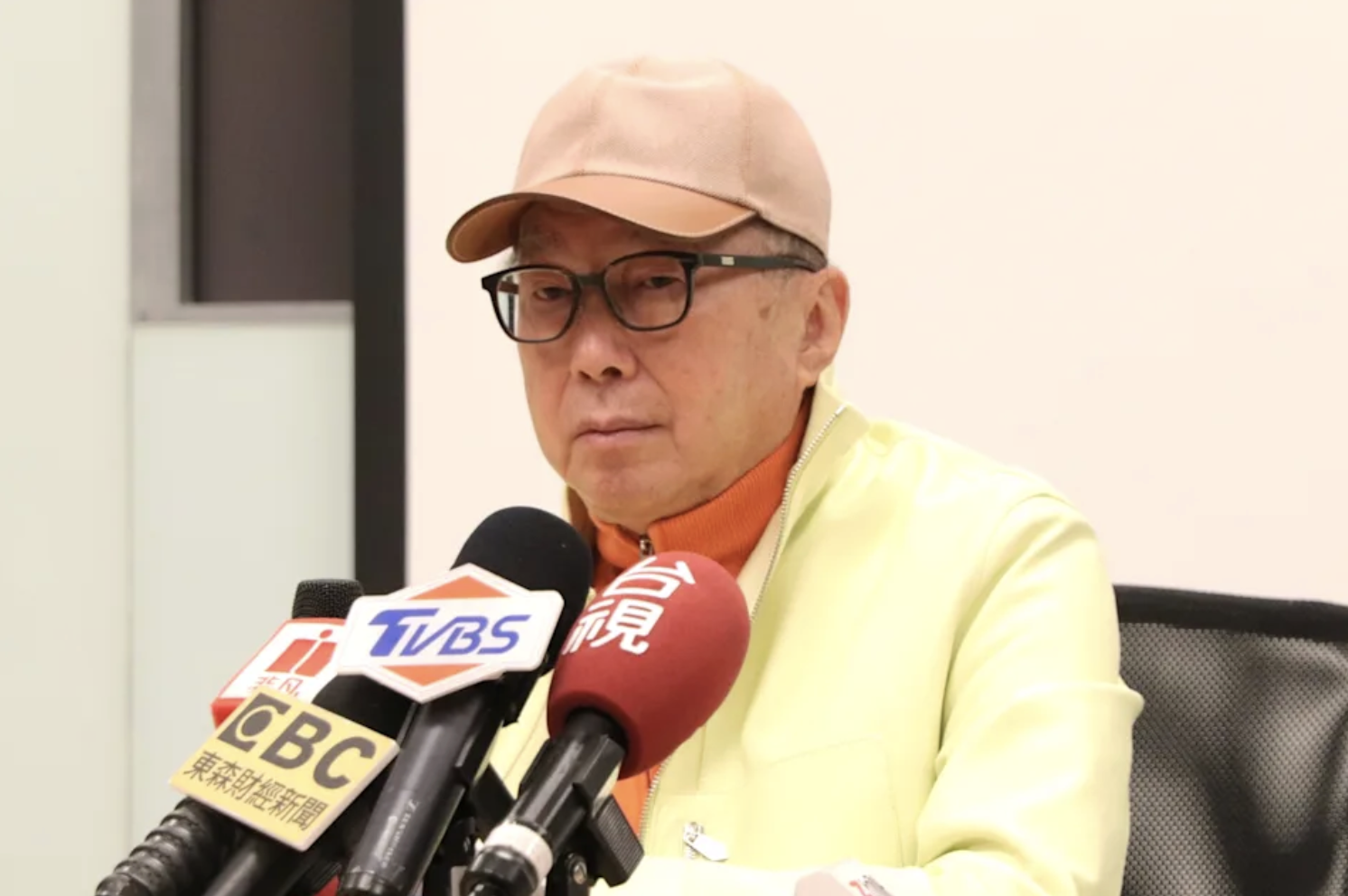 廣達家庭日周六登場！老董林百里將揭最新AI市況 今追平345元歷史天價後翻黑