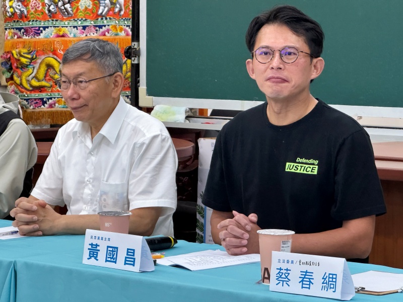 民眾黨爆退黨潮 柯文哲：像皮膚代謝「有進有出」
