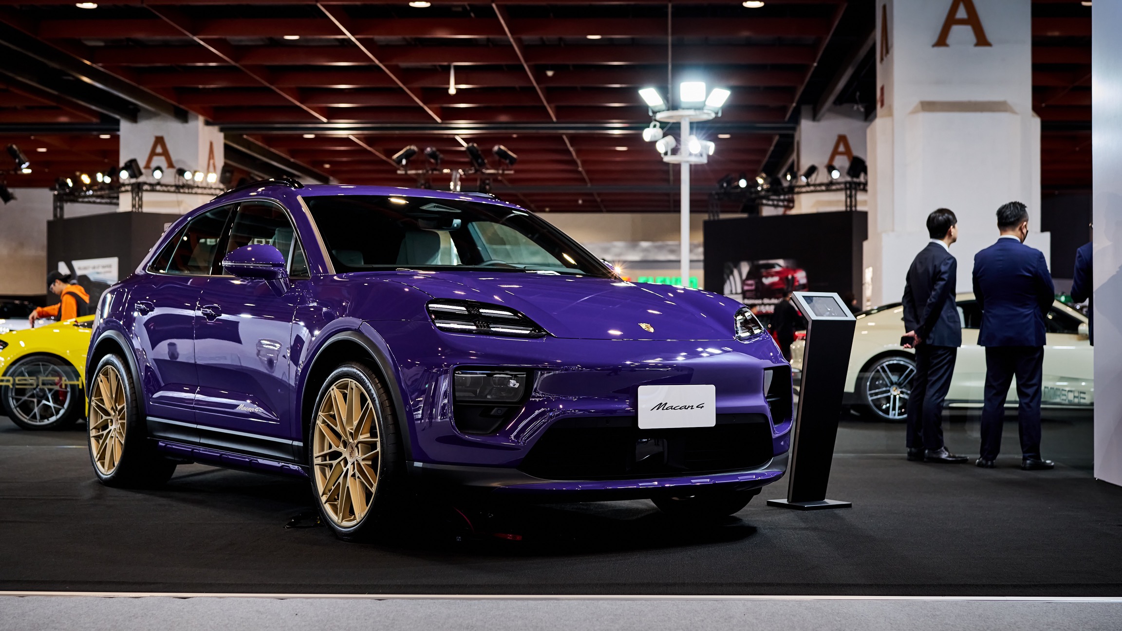 ▲透過Porsche Macan 4 EV展示客製化服務的典範。（圖／Derek Chung）