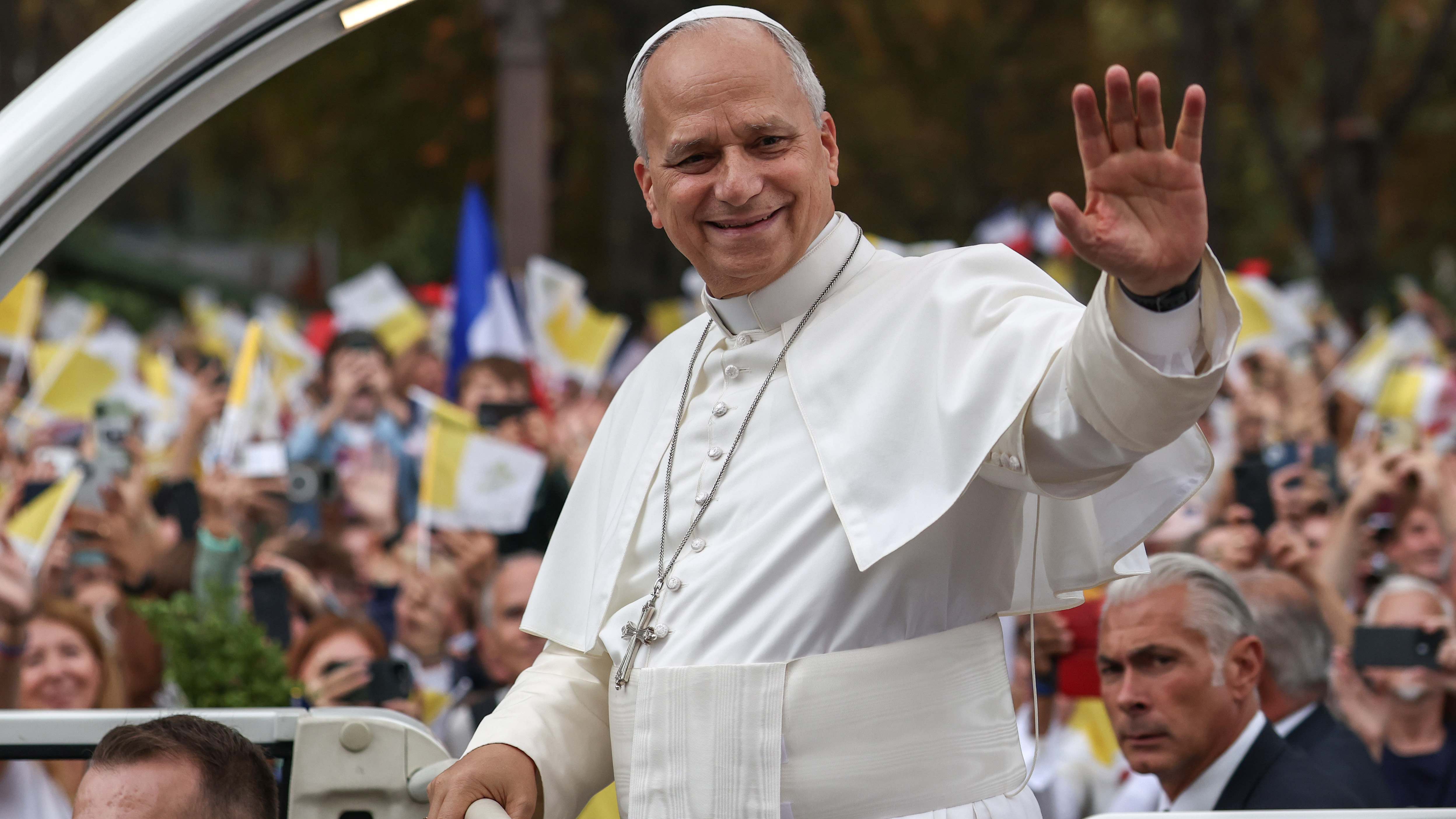 Vast Paris crowd cheers Pope Leo in largest event of France tour