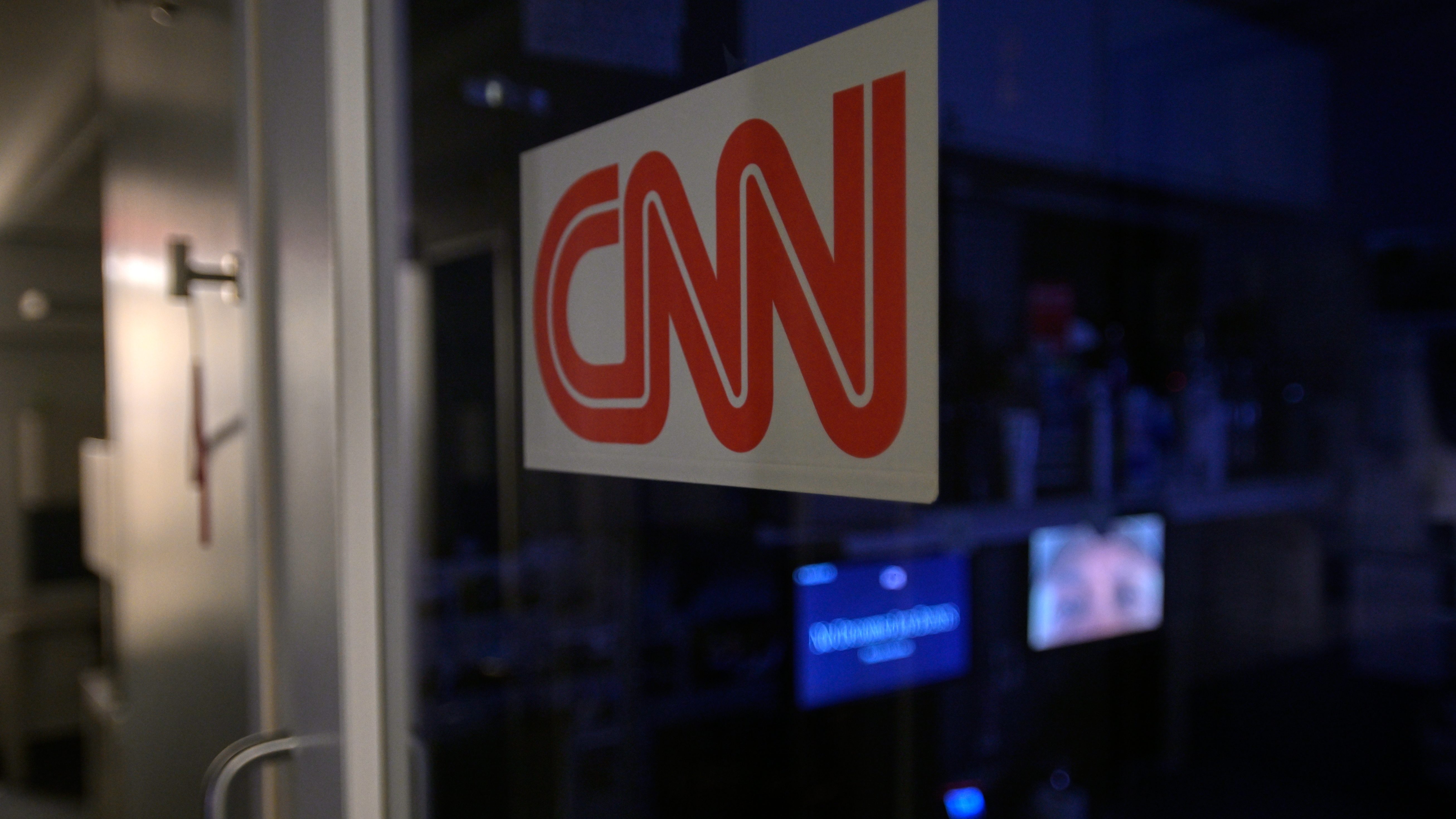 CNN, MS Now and Politico ask court to extend block of White House access ban