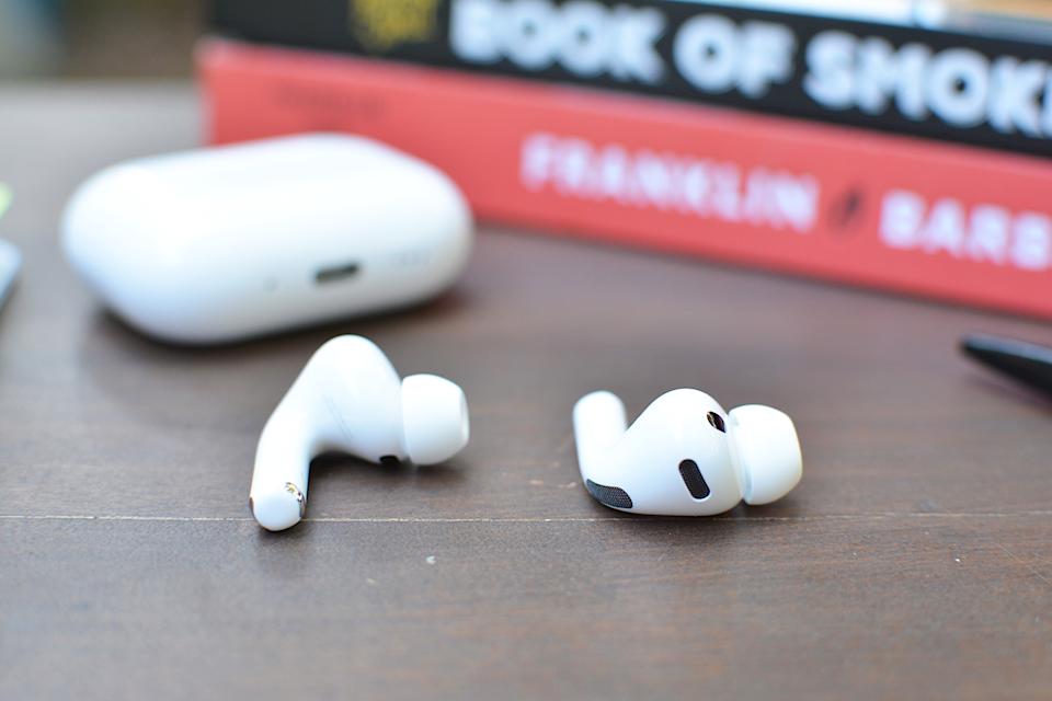 La fonctionnalité Live Translation d’Apple arrive enfin sur les AirPods dans l’UE