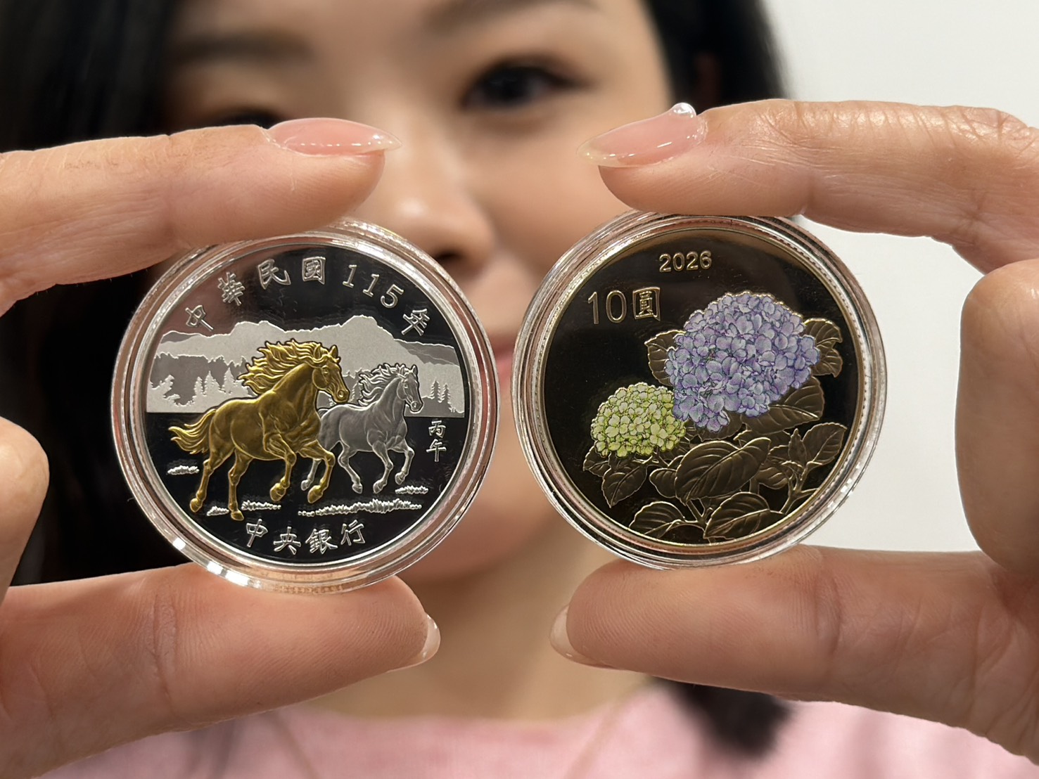 史上最貴！銀價飆央行馬年套幣每套2450元