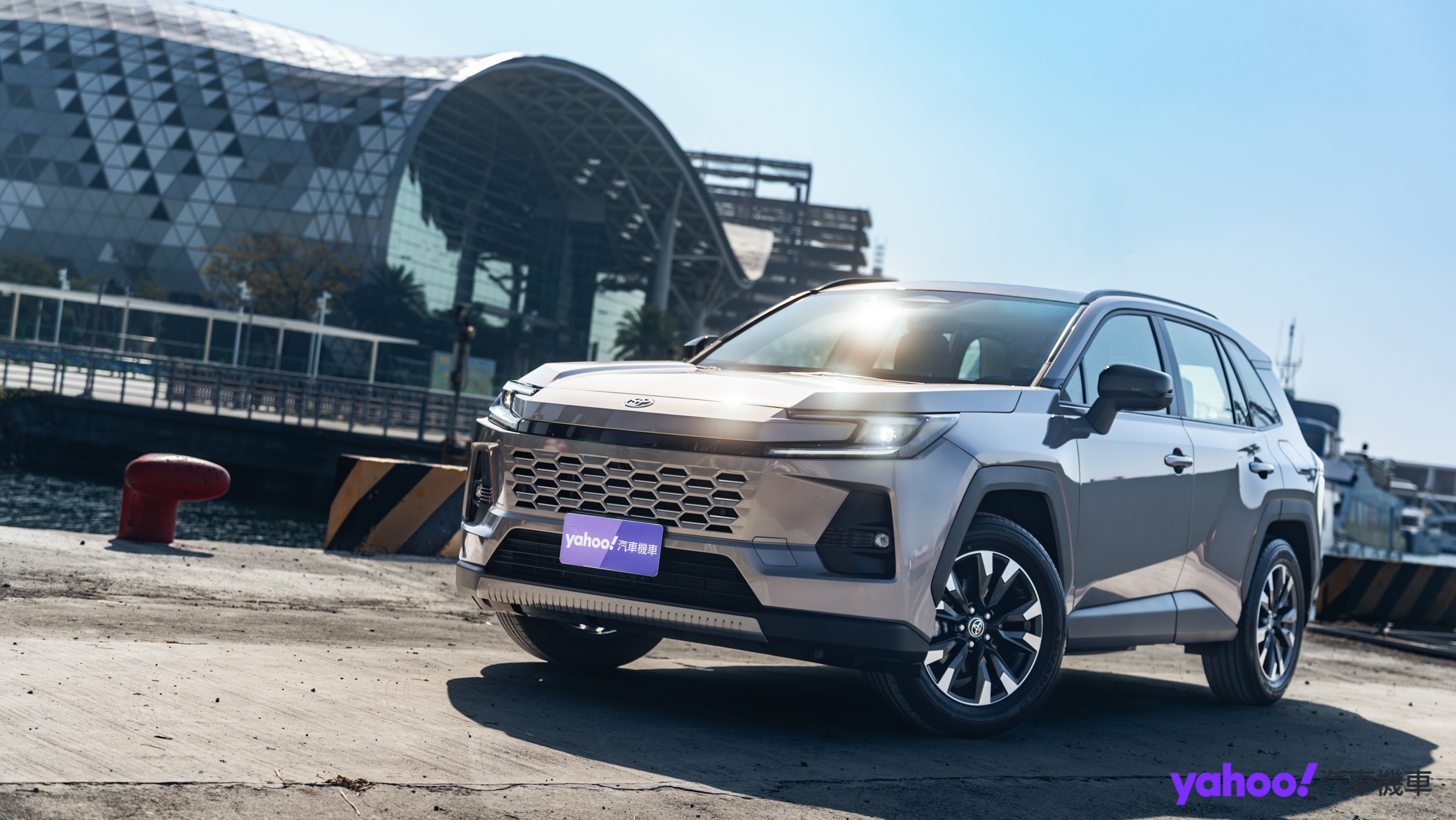 六代Toyota RAV4 2.5 Hybrid旗艦版試駕:只有一個不選它的理由 - Yahoo汽車機車