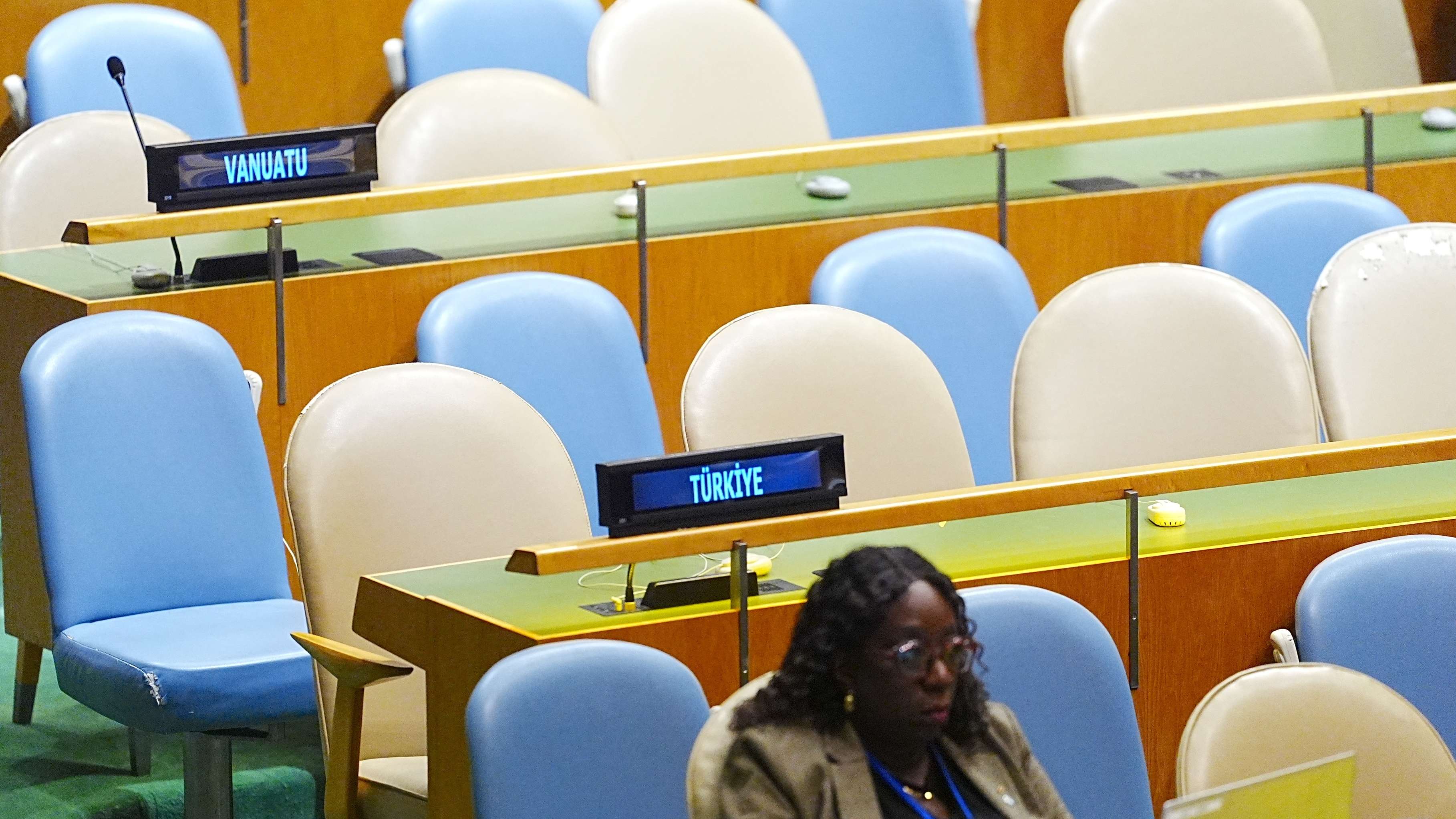 Israel's Netanyahu addresses U.N. as many leaders walk out