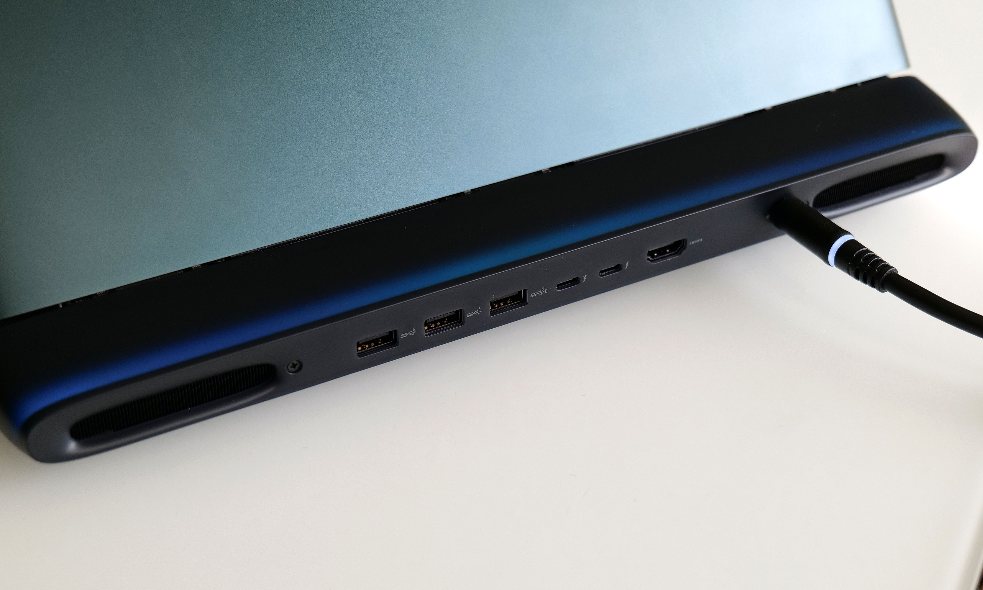 alienware-16-back.jpg