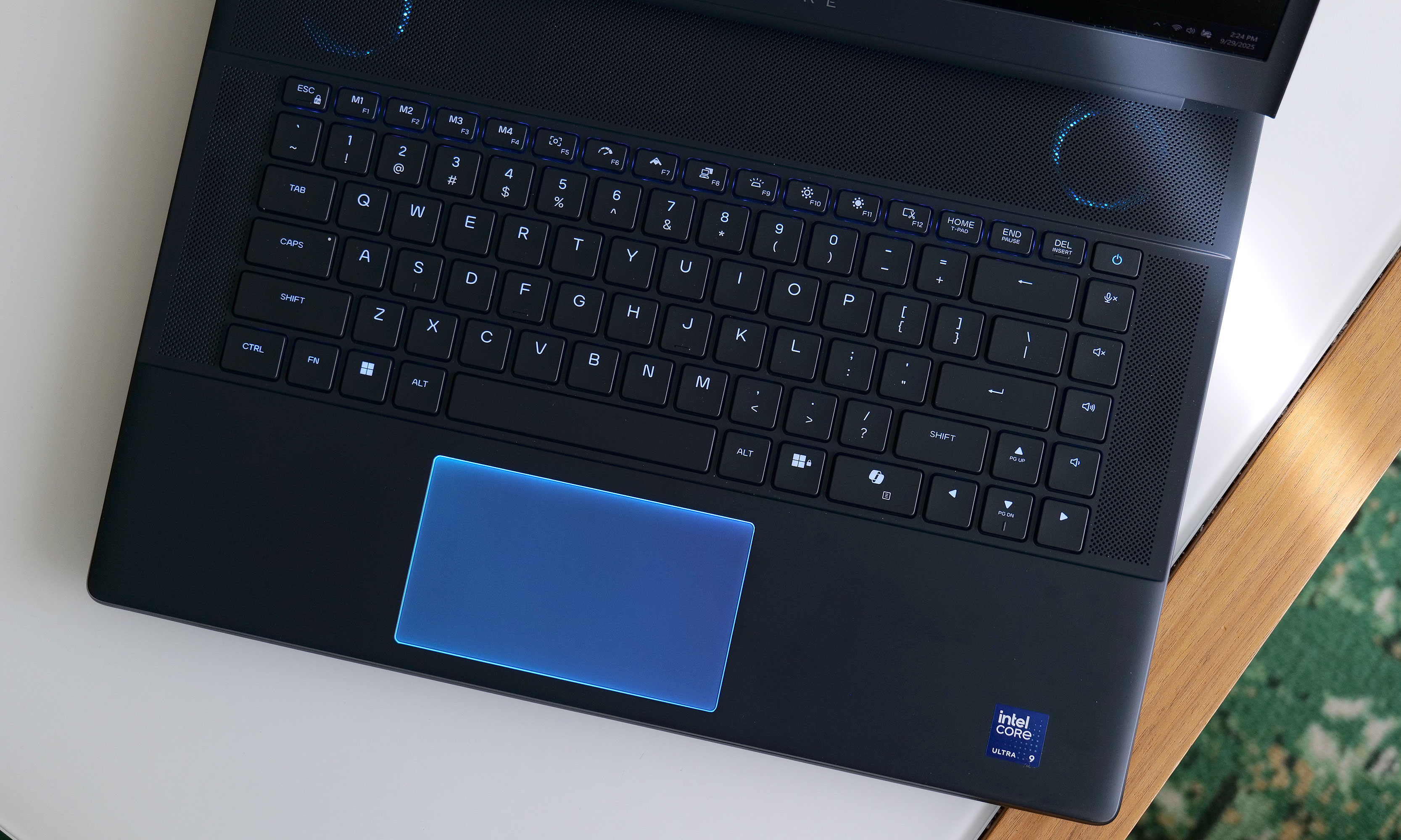 alienware-16-keyboard.jpg