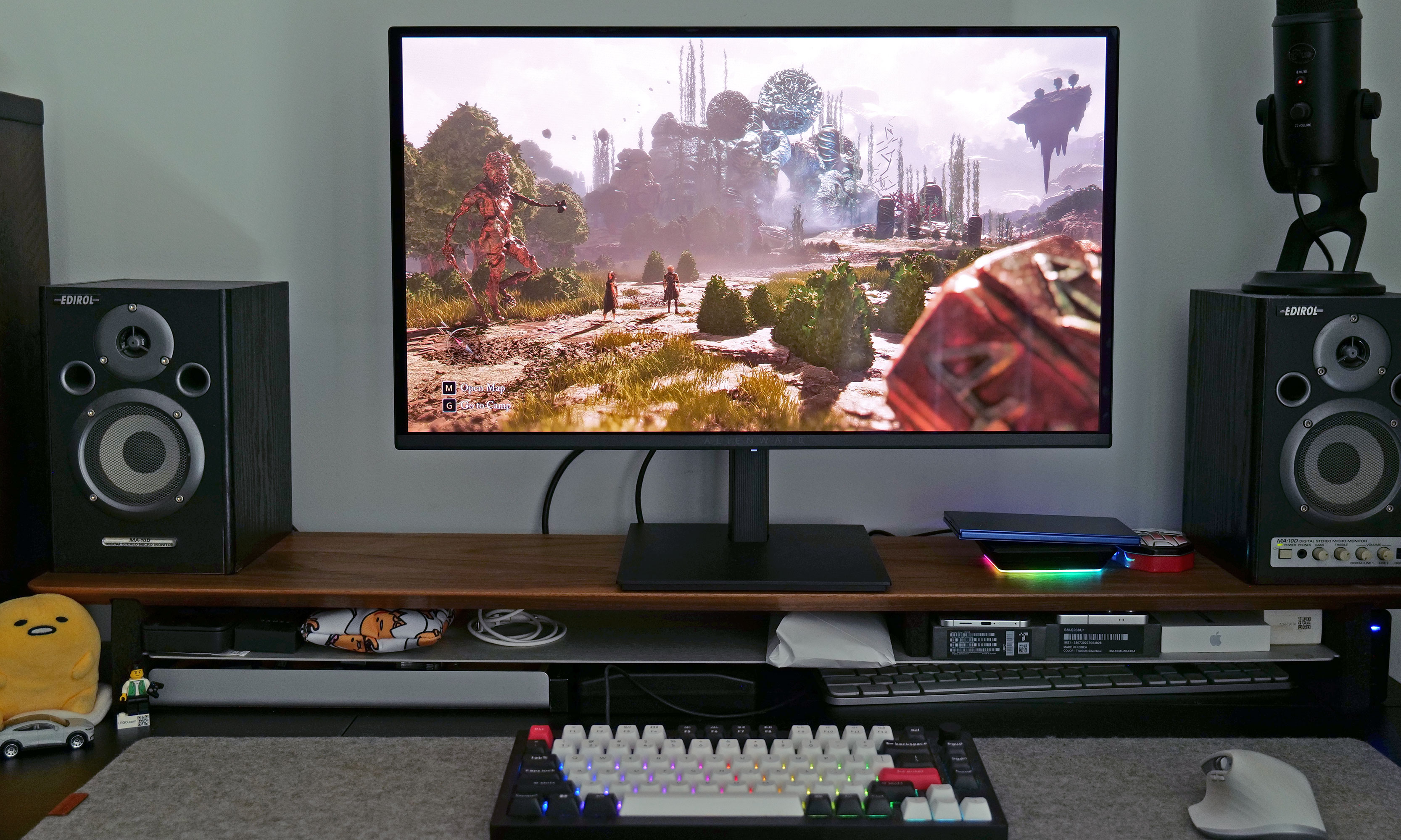 As long as it's not to sunny or bright, the AW2726DM delivers excellent visuals for the money. 