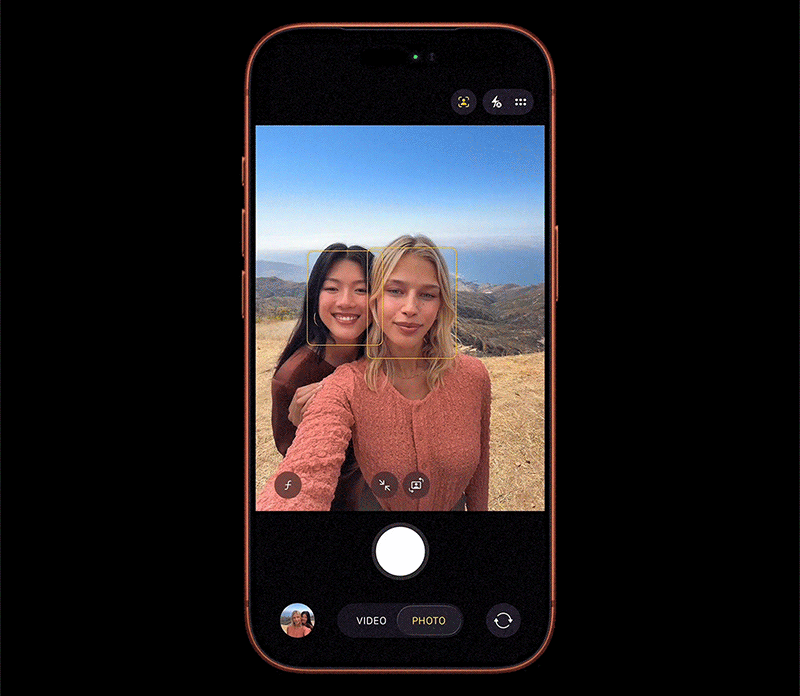 A GIF demonstrating Center Stage in action. The interface automatically adapts to shot a landscape shot after three women join to take a selfie.