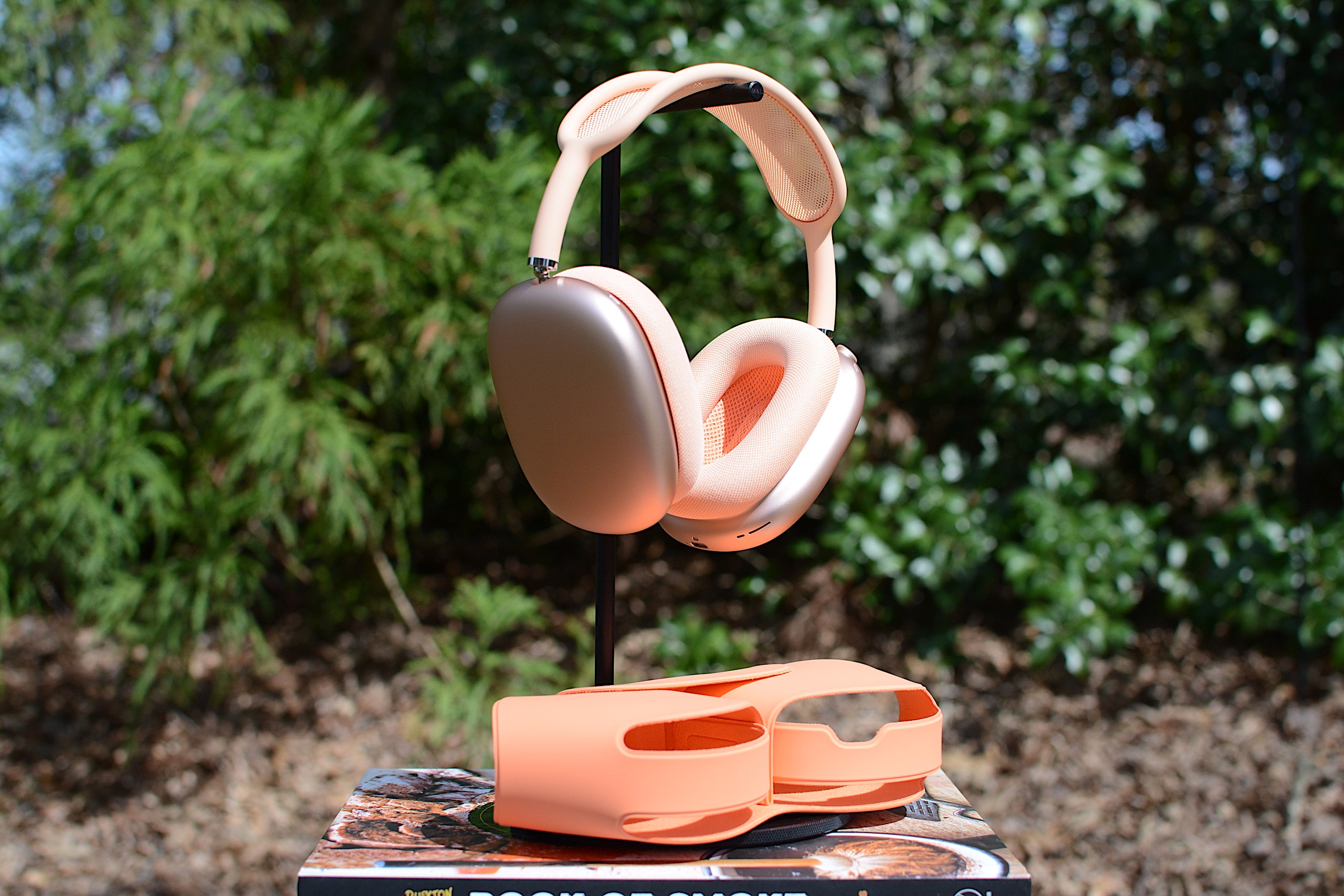 Apple AirPods Max 2 and the Smart Case