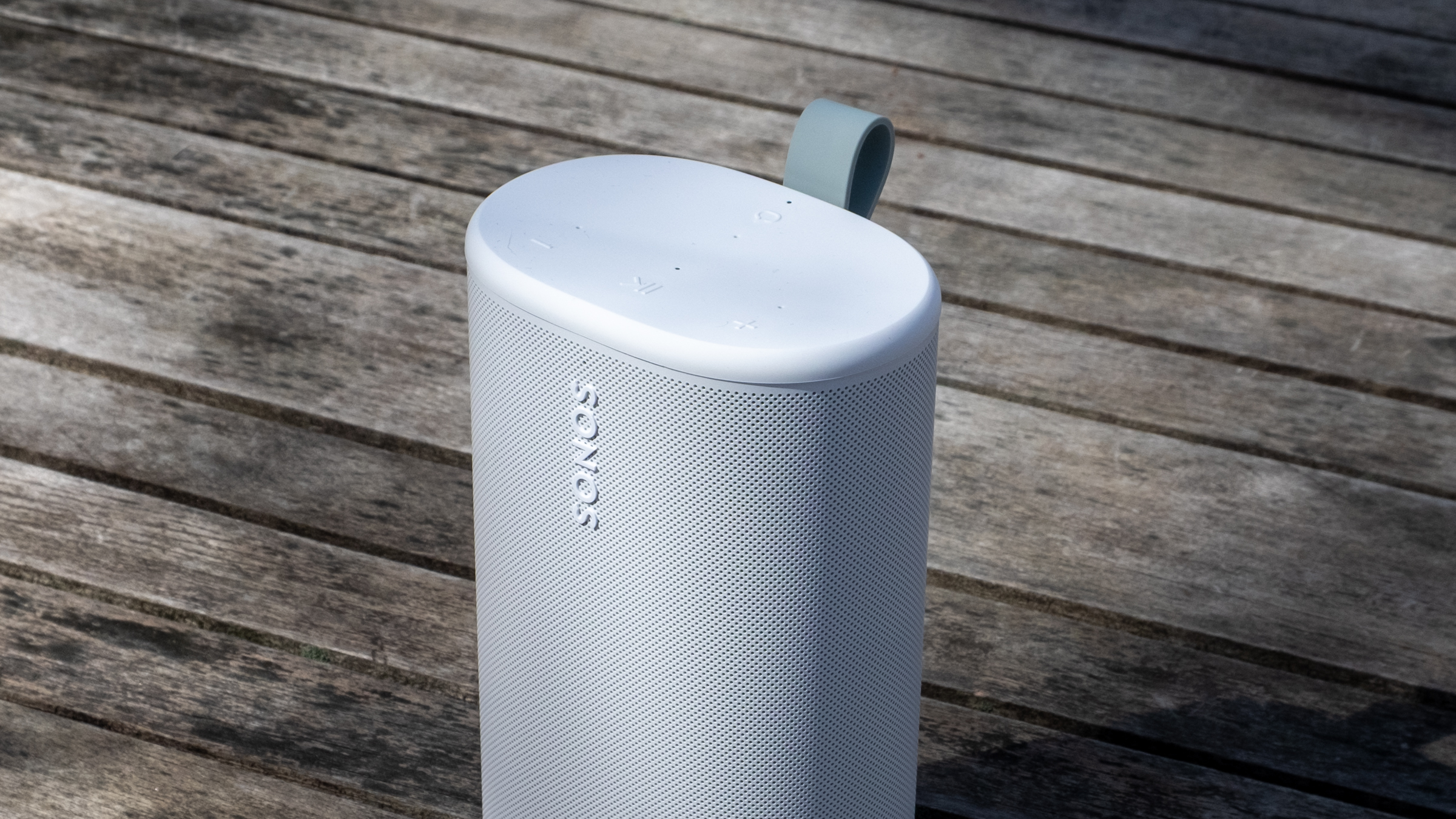 Top controls on the Sonos Play.