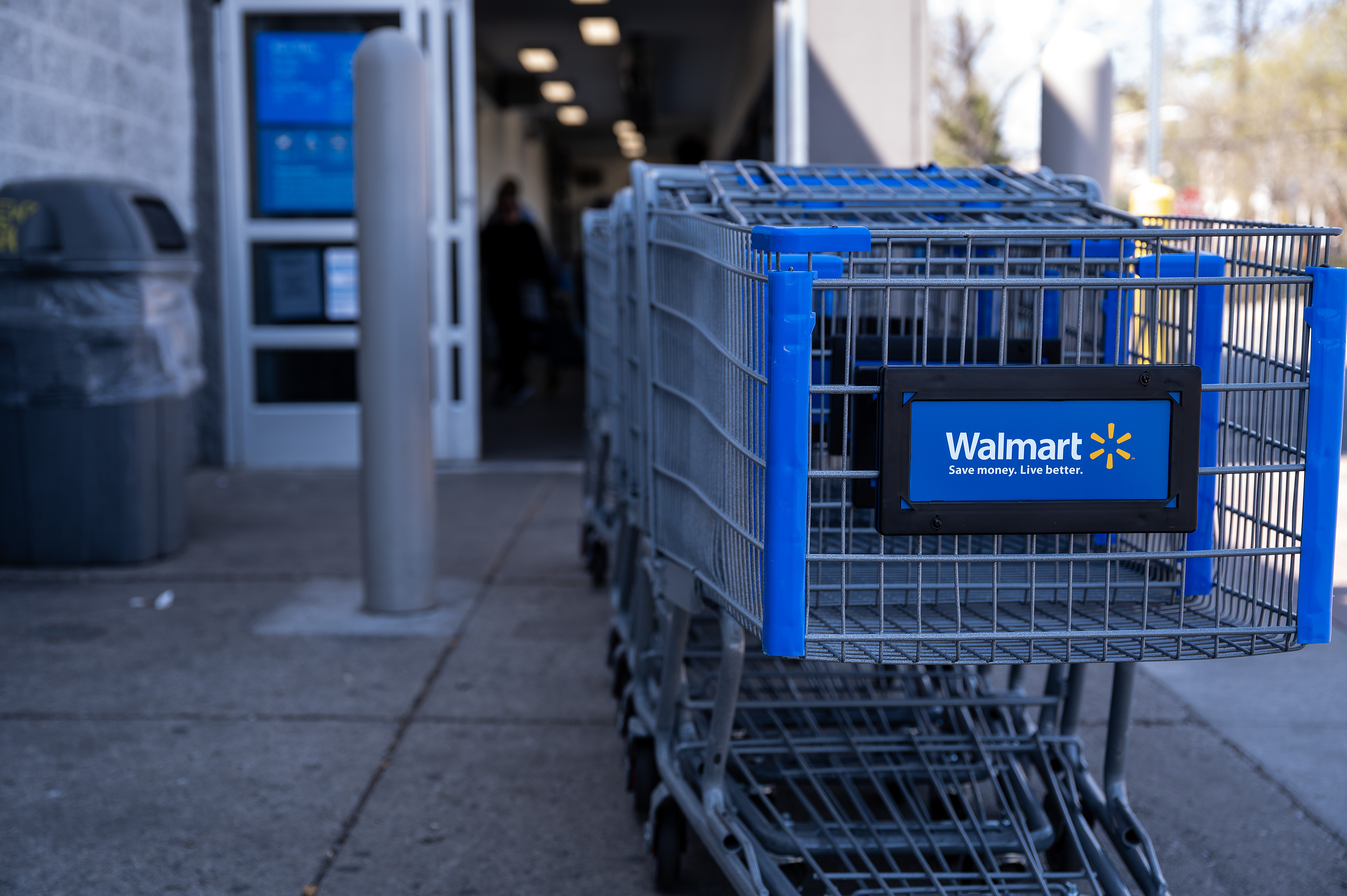 Stocks dip as bond yields and oil rise, Walmart earnings drag on retail: AlphaCheck