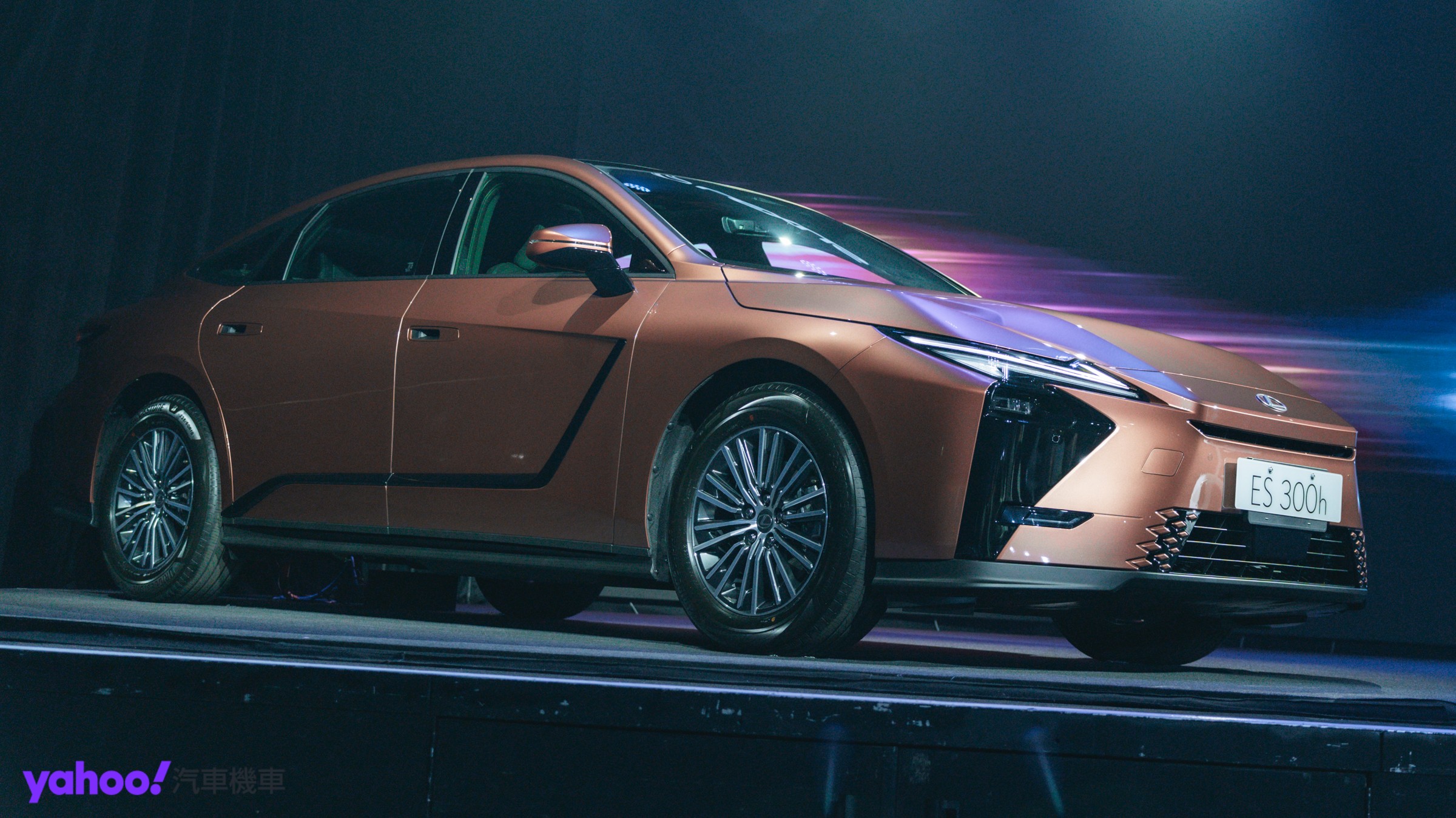 ▲全新第八代ES車長已突破五米一、車寬逼近兩米，與上一代相比放大不少。（圖／Jason Chen）