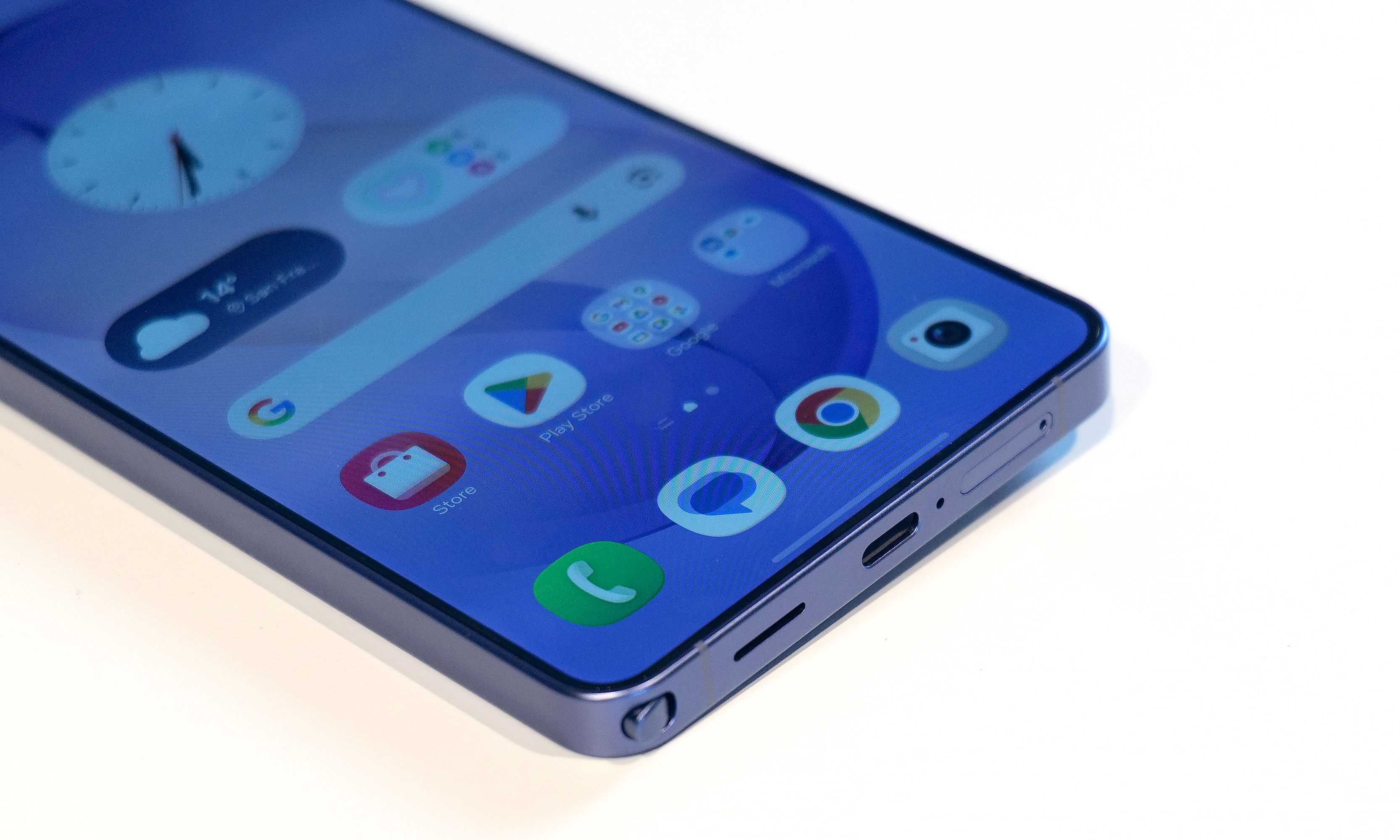 A small quirk with the S26 Ultra's S-Pen is that because the end of the stylus is curved to match the corner of the phone, if you put it in 