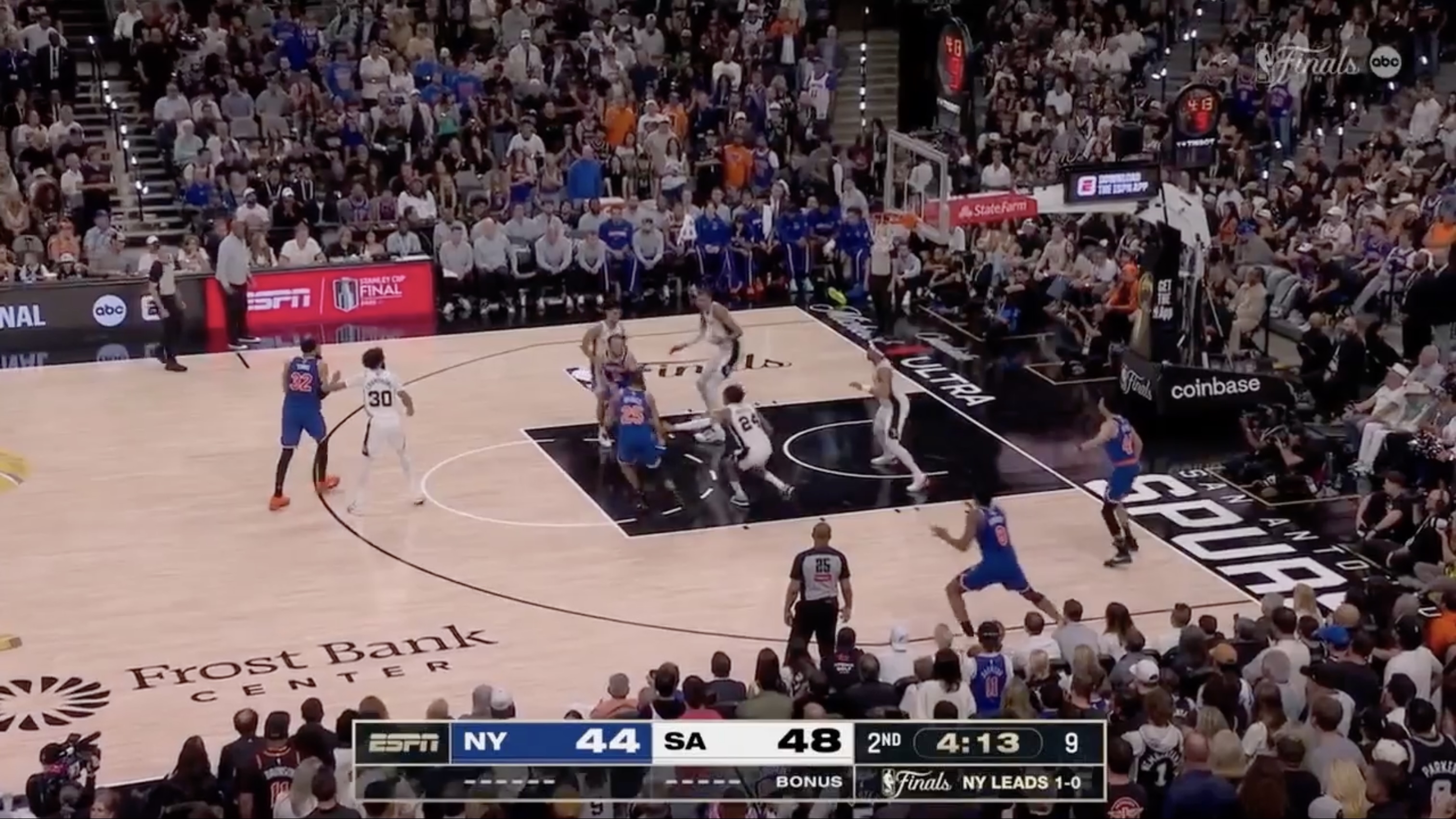 The Spurs have totally packed the paint against Jalen Brunson's drive. (Screenshot via NBA)
