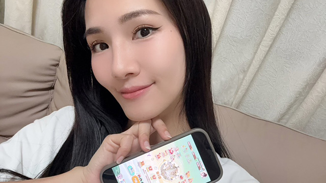 茵茵白天當啦啦隊、晚上烘寵物零食，空下來就靠《一塔封神》放鬆一下！